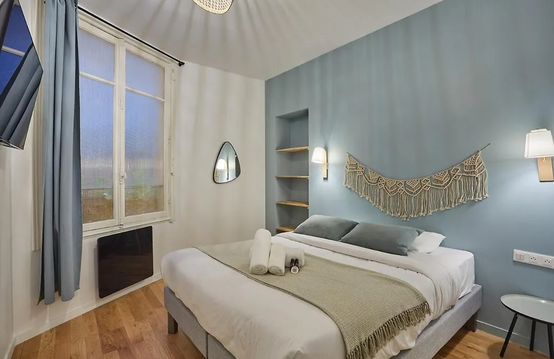 Apartment Center Of Paris By Studio Prestige-1