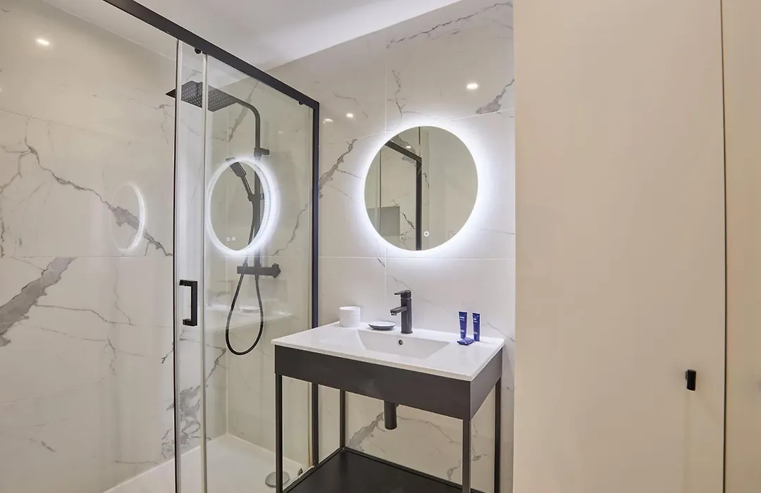 Apartment Center Of Paris By Studio Prestige-1