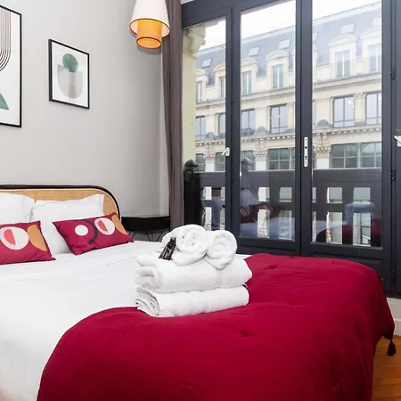 Apartment Center Of Paris By Studio Prestige-3