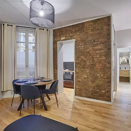 Apartment Center Of Paris By Studio Prestige-3