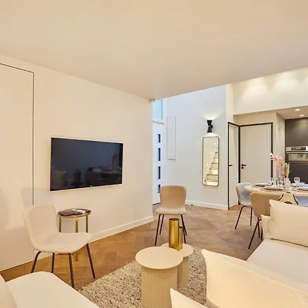 Apartment Center Of Paris By Studio Prestige-3